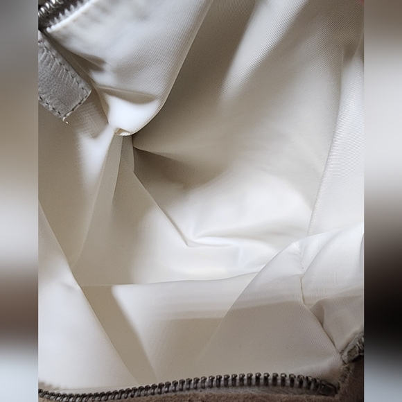 Christian Dior shoulder hobo. Ext shows signs of wear. Suede int nds cleaning - Picture 11 of 16